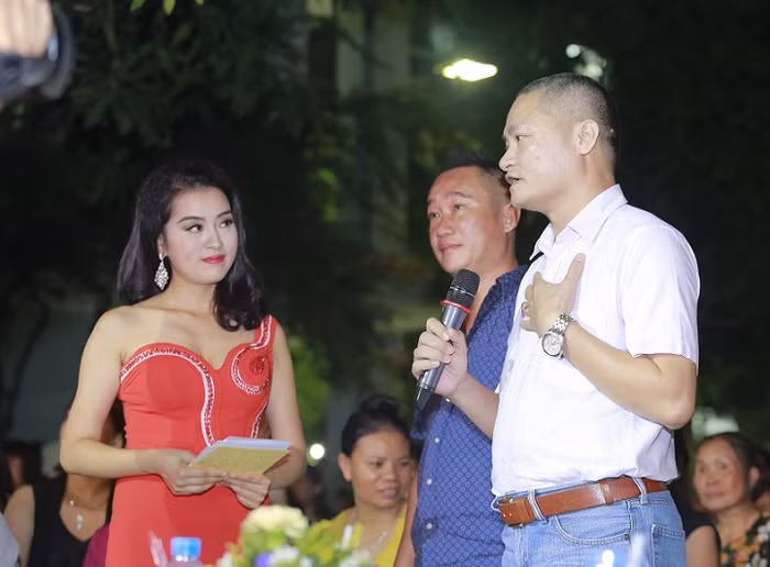 Hai phụ huynh giao lưu cùng chương trình