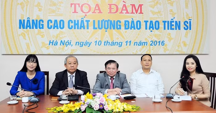 "Đào tạo tiến sĩ đang chạy theo số lượng, buông lỏng chất lượng"