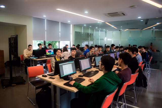 Các cuộc thi tạo ra cơ hội giúp sinh viên khai thác và phát triển khả năng lập trình của mình, được định hướng các kỹ năng cần thiết cho tương lai. Các cuộc thi tạo ra cơ hội giúp sinh viên khai thác và phát triển khả năng lập trình của mình, được định hướng các kỹ năng cần thiết cho tương lai.