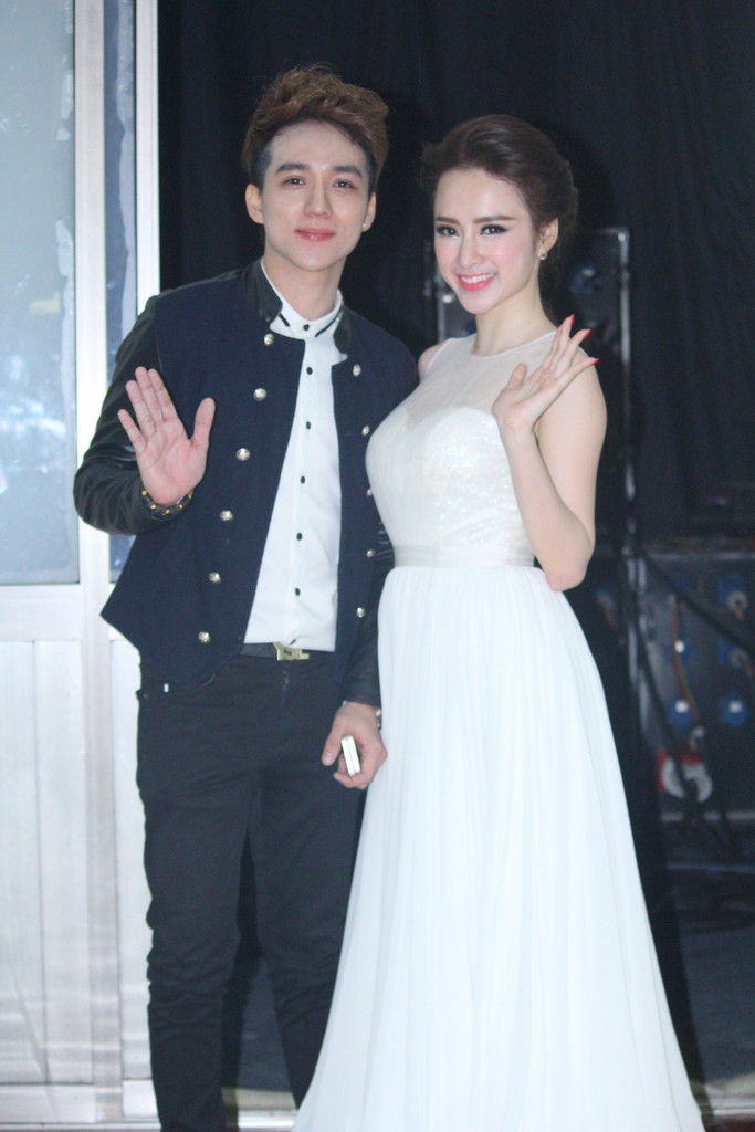 Theo một số nguồn tin, sau vai trò khách mời đêm Chung kết Bước nhảy hoàn vũ năm nay, Angela Phương Trinh sẽ được mời tham dự trong vai trò thí sinh chính thức vào năm sau.