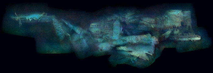 6. Phần đuôi méo mó và dập nát của con tàu Titanic khi chụp từ một mặt bên là chứng tích cho những gì tồi tệ nhất mà con tàu lịch sử này đã phải chịu đựng. 6. Phần đuôi méo mó và dập nát của con tàu Titanic khi chụp từ một mặt bên là chứng tích cho những gì tồi tệ nhất mà con tàu lịch sử này đã phải chịu đựng.