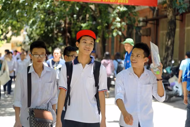 Bộ Giáo dục sắp công bố đề thi minh họa giống đề thi quốc gia thật (Ảnh: VTV)