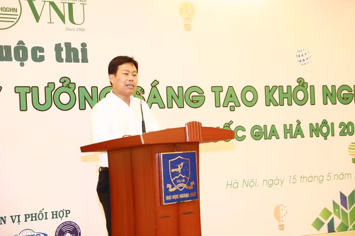 Phó giáo sư Lê Quân – Phó giám đốc Đại học Quốc gia Hà Nội phát biểu tại vòng chung kết cuộc thi khởi nghiệp (Ảnh: VNU)