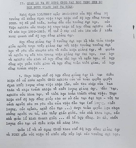 Chủ trương bỏ biên chế chuyển sang hợp đồng chính thức được đặt ra từ năm 1992 (Ảnh chụp tài liệu) Chủ trương bỏ biên chế chuyển sang hợp đồng chính thức được đặt ra từ năm 1992 (Ảnh chụp tài liệu)