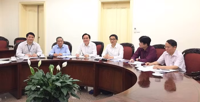 Ngày 30/5, Phó Thủ tướng Vũ Đức Đam đã có cuộc làm việc với Ban Chỉ đạo đổi mới chương trình, sách giáo khoa giáo dục phổ thông (Ảnh: Phạm Thịnh)