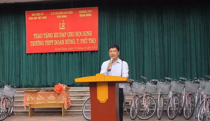 Ông Nguyễn Tiến Bình phát biểu tại buổi lễ (ảnh Trinh Phúc). Ông Nguyễn Tiến Bình phát biểu tại buổi lễ (ảnh Trinh Phúc).