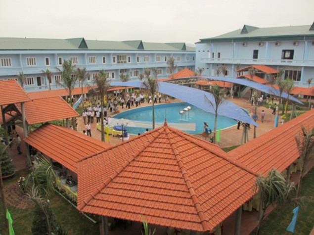 Nhiều công trình tại khu bãi nổi La Phù đã được xây dựng xong và đi vào khai thác. Nhiều công trình tại khu bãi nổi La Phù đã được xây dựng xong và đi vào khai thác.