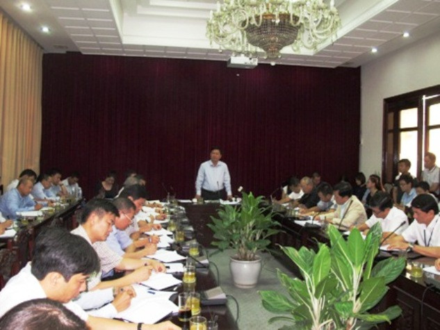 Sau chỉ lệnh của Bộ trưởng Đinh La Thăng ngành hàng không đang &quot;sôi sùng sục&quot; (ảnh buổi làm việc của Bộ trưởng Đinh La Thăng với các bên liên quan để xảy ra chậm, hủy chuyến tăng nhanh trong 6 tháng đầu năm)