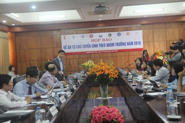 Họp báo về tuyển sinh theo nhóm ngày 7/4 (Ảnh: Thùy Linh) Họp báo về tuyển sinh theo nhóm ngày 7/4 (Ảnh: Thùy Linh)