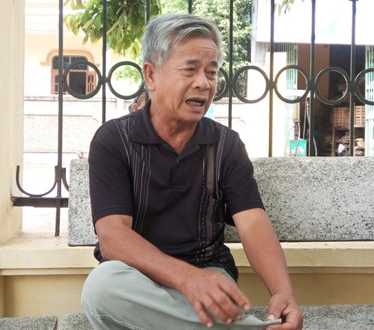 Ông Lê Rọi: “Cả đời tôi, lần đầu tiên tôi thấy cá xa bờ mắc lưới”. (Ảnh: Thủy Phan) Ông Lê Rọi: “Cả đời tôi, lần đầu tiên tôi thấy cá xa bờ mắc lưới”. (Ảnh: Thủy Phan)