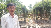 Ông Nguyễn Văn Bỉ và nơi cất cái chòi vịt (Ảnh: laodong.com.vn) Ông Nguyễn Văn Bỉ và nơi cất cái chòi vịt (Ảnh: laodong.com.vn)