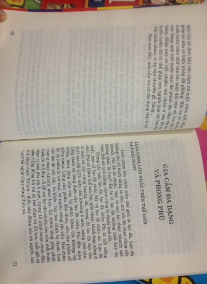 Nội dung cuốn sách khẳng định: “Lạc đà là loài chim lớn nhất thế giới” (Ảnh: Nguyễn Huyền) Nội dung cuốn sách khẳng định: “Lạc đà là loài chim lớn nhất thế giới” (Ảnh: Nguyễn Huyền)