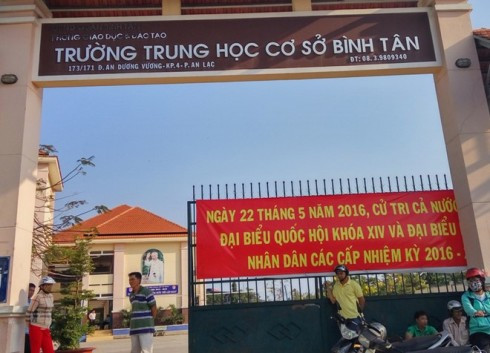 Cô giáo đánh con nghệ sỹ hài Duy Phương: Vì đâu nên nỗi! (Ảnh: giaoduc.net.vn) Cô giáo đánh con nghệ sỹ hài Duy Phương: Vì đâu nên nỗi! (Ảnh: giaoduc.net.vn)