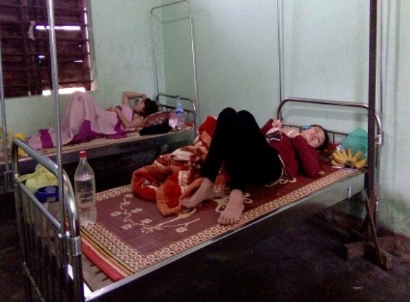 Ăn hải sản, hàng chục người phải nhập viện cấp cứu ảnh 1 Ăn hải sản, hàng chục người phải nhập viện cấp cứu ảnh 1