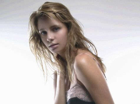 Không chỉ có tài năng diễn xuất, ngôi sao 26 tuổi còn rất thành công với vai trò dẫn chương trình, tự tin khi sải bước trên sàn catwalk và đặc biệt là làm mẫu ảnh. Nàng WAG xinh đẹp Mischa còn rất tích cực tham gia các chương trình từ thiện và bảo vệ môi trường. Hãy cùng ngắm bộ ảnh tuyệt đẹp dưới đây để hiểu vì sao cô được nhiều người thần tượng đến vậy. Không chỉ có tài năng diễn xuất, ngôi sao 26 tuổi còn rất thành công với vai trò dẫn chương trình, tự tin khi sải bước trên sàn catwalk và đặc biệt là làm mẫu ảnh. Nàng WAG xinh đẹp Mischa còn rất tích cực tham gia các chương trình từ thiện và bảo vệ môi trường. Hãy cùng ngắm bộ ảnh tuyệt đẹp dưới đây để hiểu vì sao cô được nhiều người thần tượng đến vậy.