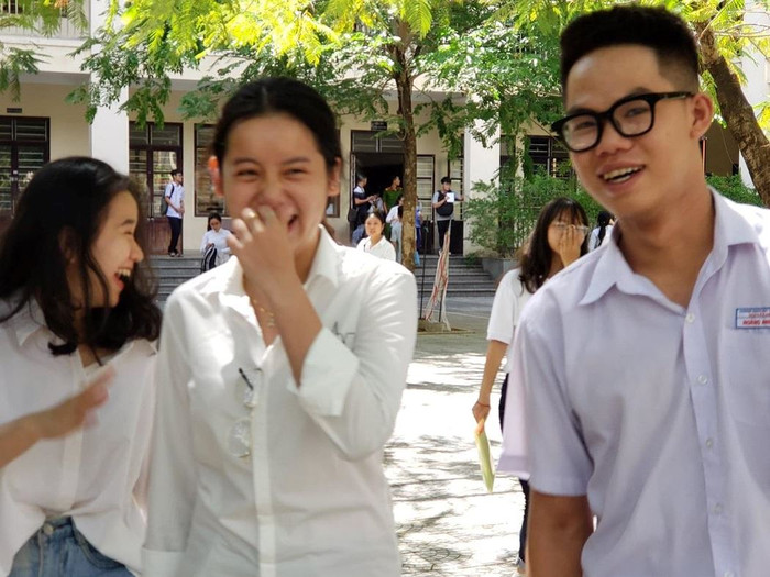 Mang tài liệu vào phòng thi, thí sinh ở Đà Nẵng bị đình chỉ Mang tài liệu vào phòng thi, thí sinh ở Đà Nẵng bị đình chỉ