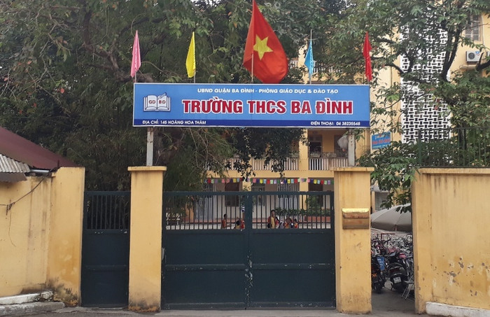 Trước việc phụ huynh vẫn chưa hiểu rõ về việc liên kết dạy tiếng Anh, phóng viên đã liên hệ làm với một số trường thuộc Phòng giáo dục Ba Đình quản lý. Tuy nhiên, mọi sự cố gắng nỗ lực đều bị cản trở bằng việc giấu nhẹm. Ảnh Trần Việt. Trước việc phụ huynh vẫn chưa hiểu rõ về việc liên kết dạy tiếng Anh, phóng viên đã liên hệ làm với một số trường thuộc Phòng giáo dục Ba Đình quản lý. Tuy nhiên, mọi sự cố gắng nỗ lực đều bị cản trở bằng việc giấu nhẹm. Ảnh Trần Việt.