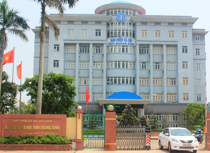 Bảo hiểm xã hội Quảng Bình cho rằng, do có sai sót trong cách tính tiền lương hưu của các giáo viên mầm non nghỉ hưu nên cần phải điều chỉnh lại cho đúng quy định. Ảnh: NP Bảo hiểm xã hội Quảng Bình cho rằng, do có sai sót trong cách tính tiền lương hưu của các giáo viên mầm non nghỉ hưu nên cần phải điều chỉnh lại cho đúng quy định. Ảnh: NP