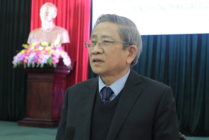 Theo giáo sư Ngyễn Minh Thuyết; ""Tôi chưa thể trả lời câu hỏi về tiến độ làm bộ sách giáo khoa của Bộ Giáo dục. Hiện chương trình chức chưa được ban hành thì chưa thể khởi động biên soạn". (Ảnh: Thùy Linh) Theo giáo sư Ngyễn Minh Thuyết; ""Tôi chưa thể trả lời câu hỏi về tiến độ làm bộ sách giáo khoa của Bộ Giáo dục. Hiện chương trình chức chưa được ban hành thì chưa thể khởi động biên soạn". (Ảnh: Thùy Linh)