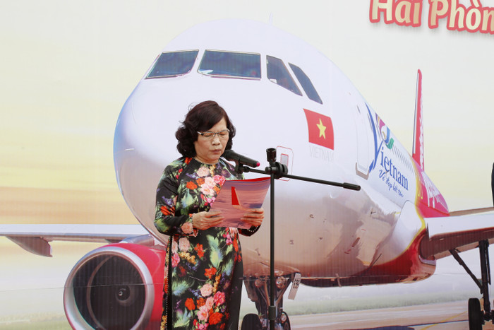 Chủ tịch Vietjet Nguyễn Thanh Hà phát biểu tại sự kiện khai trương đường bay mới. Chủ tịch Vietjet Nguyễn Thanh Hà phát biểu tại sự kiện khai trương đường bay mới.