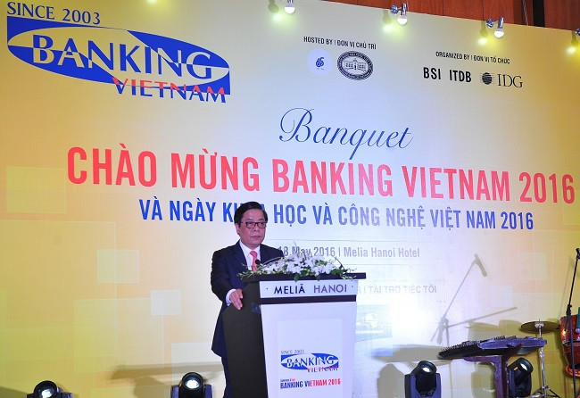 Ông Nguyễn Kim Anh - Phó Thống đốc NHNN, Chủ tịch Hội đồng Khoa học và Công nghệ ngành Ngân hàng phát biểu tại buổi lễ. Ông Nguyễn Kim Anh - Phó Thống đốc NHNN, Chủ tịch Hội đồng Khoa học và Công nghệ ngành Ngân hàng phát biểu tại buổi lễ.