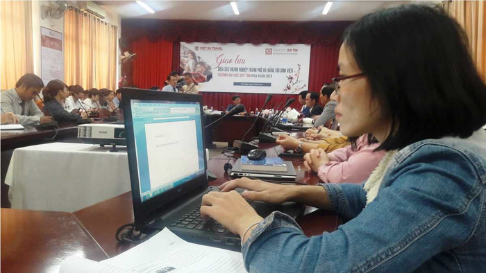 Nhiều sinh viên đã đặt ra các câu hỏi về cơ hội việc làm sau tốt nghiệp đối với doanh nghiệp du lịch. Ảnh: AN Nhiều sinh viên đã đặt ra các câu hỏi về cơ hội việc làm sau tốt nghiệp đối với doanh nghiệp du lịch. Ảnh: AN