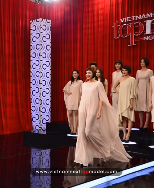 Thí sinh Dương Thanh trở thành người vượt qua thử thách xuất sắc nhất tuần này. Thí sinh Dương Thanh trở thành người vượt qua thử thách xuất sắc nhất tuần này.