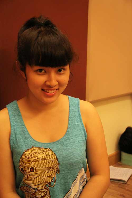 Tuy không trang điểm nhưng Bảo Trâm vẫn rất tự tin với vẻ đẹp đáng yêu và ngây thơ... Tuy không trang điểm nhưng Bảo Trâm vẫn rất tự tin với vẻ đẹp đáng yêu và ngây thơ...