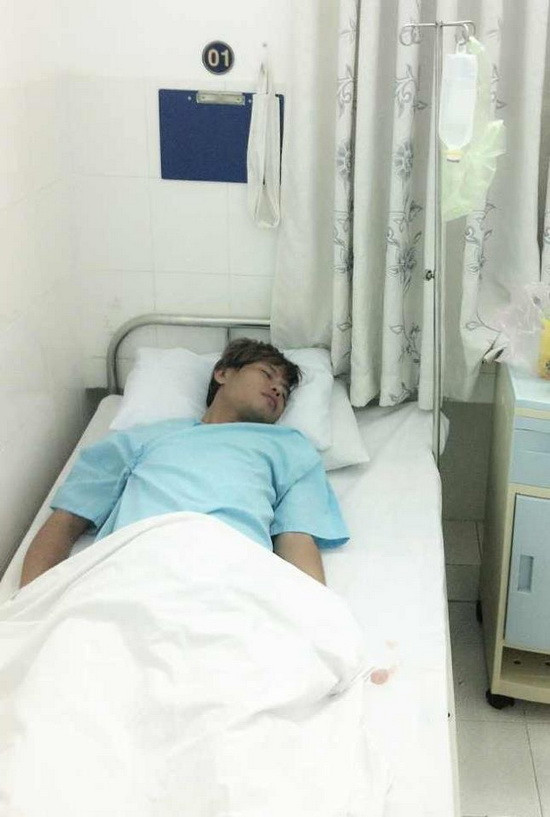 Tần Khánh phải nhập viện trước áp lực dư luận. Tần Khánh phải nhập viện trước áp lực dư luận.