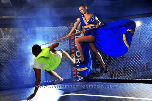 Thiên Trang chưa có được một bức ảnh đẹp bởi thí sinh này tạo dáng giống như cô đang diễn trong phim Tây du ký.