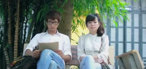 Sở hữu gương mặt đáng yêu cùng nụ cười tỏa sáng, cô gái đến từ Quảng Trị Kim Oanh đều mang đến cảm giác thân thiện, dễ mến với người đối diện. Sở hữu gương mặt đáng yêu cùng nụ cười tỏa sáng, cô gái đến từ Quảng Trị Kim Oanh đều mang đến cảm giác thân thiện, dễ mến với người đối diện.