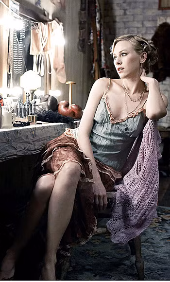 Diễn xuất tốt cộng vẻ đẹp tự nhiên “chết người” đã giúp Naomi Watts tỏa sáng, và King Kong trở thành bộ phim bom tấn vượt thời gian của làng điện ảnh thế giới. Diễn xuất tốt cộng vẻ đẹp tự nhiên “chết người” đã giúp Naomi Watts tỏa sáng, và King Kong trở thành bộ phim bom tấn vượt thời gian của làng điện ảnh thế giới.