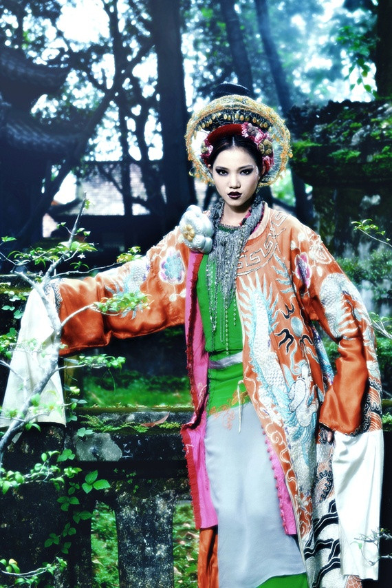 Tiếp tục giữ vững phong độ, Dương Thị Thanh đã có một shoot hình đẹp ngoài sự mong đợi. Với ánh mắt sắc lạnh, một chiếc cằm thăng bằng và khóe miệng bí ẩn, Dương Thị Thanh đang dần bộc lộ rõ nét tố chất cần thiết của một người mẫu. Tiếp tục giữ vững phong độ, Dương Thị Thanh đã có một shoot hình đẹp ngoài sự mong đợi. Với ánh mắt sắc lạnh, một chiếc cằm thăng bằng và khóe miệng bí ẩn, Dương Thị Thanh đang dần bộc lộ rõ nét tố chất cần thiết của một người mẫu.