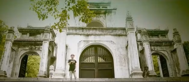 "Chẳng thể nào kể xiết lịch sử của quê tôi. Yên Định tinh khôi cưỡi voi Bà Triệu. Rùa hồ gươm định liệu vua Lê Lợi lên ngôi" "Chẳng thể nào kể xiết lịch sử của quê tôi. Yên Định tinh khôi cưỡi voi Bà Triệu. Rùa hồ gươm định liệu vua Lê Lợi lên ngôi"