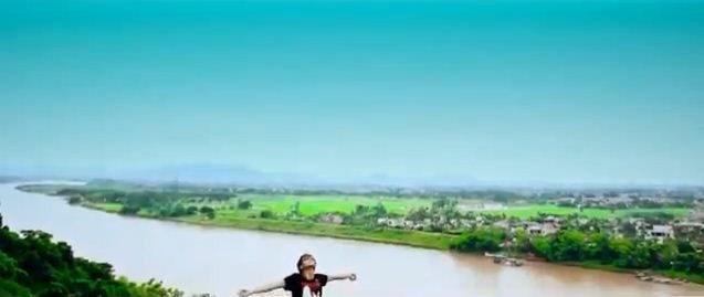 Với những hình ảnh đẹp và quen thuộc về miền quê Thanh Hóa, từ cầu Hàm Rồng, thành nhà Hồ, dòng sông Mã anh hùng, đền Bà Triệu, hay các đặc sản chiếu cói Nga Sơn, rượu Hậu Lộc, nền văn hóa Đông Sơn... cùng lời bài hát ý nghĩa, đặc biệt sự diễn xuất khá đạt của các diễn viên nghiệp dư, clip "Quê tôi Thanh Hóa" đã thực sự khiến cho những ai xem nó thực sự tâm đắc cũng như có những suy ngẫm về cuộc đời".