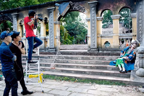 Mặc trên mình trang phục truyền thống, 9 cô gái phải thể hiện được niềm tự hào dân tộc, luôn nhớ đến cội nguồn của mình, đó cũng là ý nghĩa sâu sắc mà các giám khảo muốn thí sinh thể hiện được.