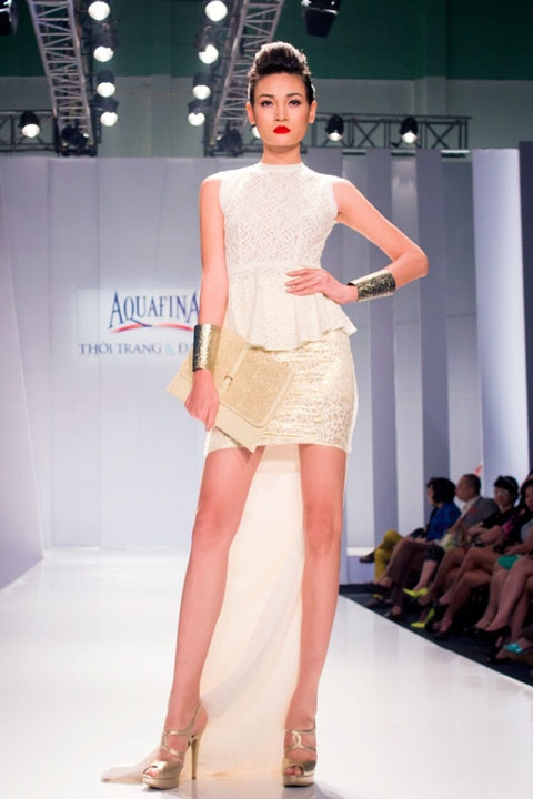 Thùy Trang đang xây dựng cho mình hình ảnh nữ người mẫu sang trọng và quyến rũ.