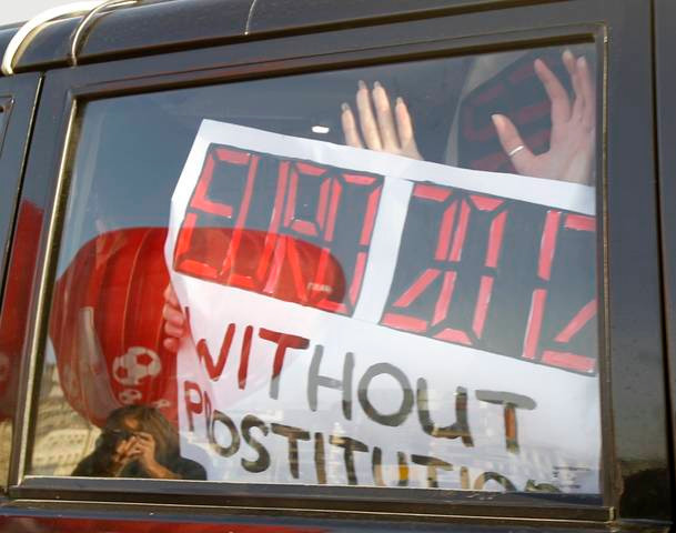 Cả trên xe buýt…