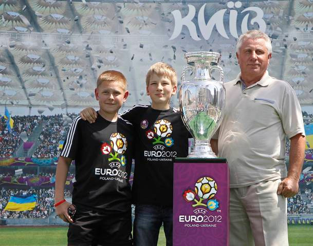 Hình ảnh đẹp đang diễn ra ở Ukraina, nơi tổ chức giải đấu lớn nhất châu Âu.