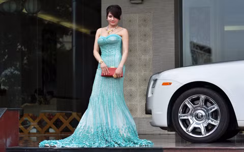 Không chỉ tài năng trong kinh doanh, nữ đại gia người Hà Tĩnh còn rất xinh đẹp và gợi cảm - (Ảnh: Ngọc Mẫn)