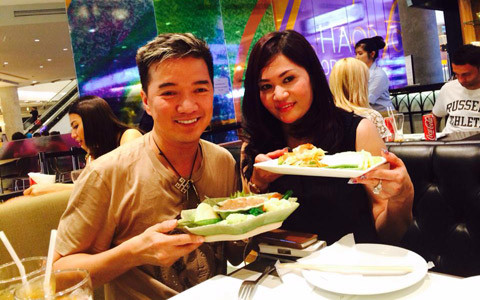 Anna Nguyễn với tình bạn thân thiết, ca sỹ Đàm Vĩnh Hưng. Mr Đàm đã tặng kịch bản đám cưới của mình cho nữ đại gia Nguyễn Thị Liễu. Anna Nguyễn với tình bạn thân thiết, ca sỹ Đàm Vĩnh Hưng. Mr Đàm đã tặng kịch bản đám cưới của mình cho nữ đại gia Nguyễn Thị Liễu.