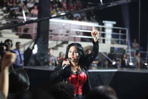 Ca sĩ Ngọc Ánh vẫn "máu lửa" trên sân khấu ngày trở lại.