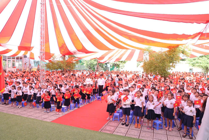 Hệ thống Trường Mầm non - Tiểu học và Trung học cơ sở Victoria Thăng Long (Hà Nội) long trọng tổ chức khai giảng năm học mới 2024 – 2025. 4997beca5f05f85ba114.jpg