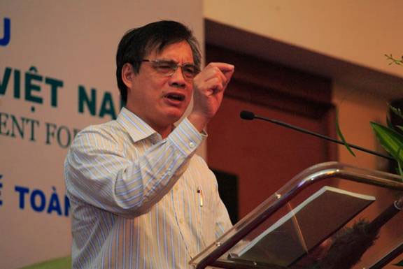 PGS.TS Trần Đình Thiên - Viện trưởng Viện Kinh tế Việt Nam gây chú ý bằng với phát biểu cho rằng: Tình thế kinh tế VN bị “nghẽn mạch tăng trưởng” PGS.TS Trần Đình Thiên - Viện trưởng Viện Kinh tế Việt Nam gây chú ý bằng với phát biểu cho rằng: Tình thế kinh tế VN bị “nghẽn mạch tăng trưởng”