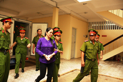 Bà Liễu được dẫn giải trở lại phòng xét xử (Ảnh: TB) Bà Liễu được dẫn giải trở lại phòng xét xử (Ảnh: TB)