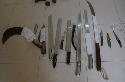 Truy tìm kẻ trốn nã, phát hiện cả "kho" vũ khí trong trang trại ảnh 2 “Kho” vũ khí trong trang trại của kẻ trốn nã, An ninh - Hình sự, kho vu khi, vu khi, tron truy na, tron na, vu an, canh giac, bao, bao cong an, bao an ninh