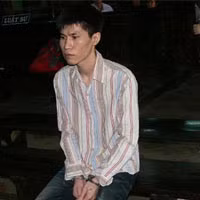 Ra vành móng ngựa thì kẻ sát nhân bỗng dưng..."hiền hậu"