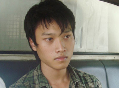 Chỉ vì lòng tham,Nguyễn Duy Quang đã đánh mất tương lai của mình. Chỉ vì lòng tham,Nguyễn Duy Quang đã đánh mất tương lai của mình.