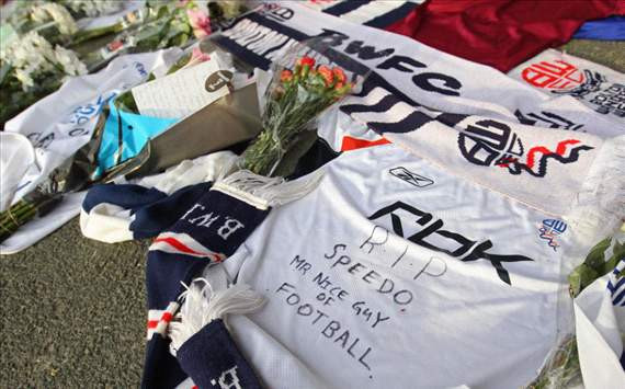 Huyền thoại Gary Speed qua đời ở tuổi 42 Huyền thoại Gary Speed qua đời ở tuổi 42