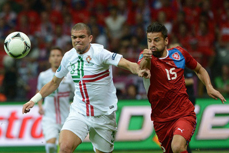 Khuôn mặt dữ dằn. Khuôn mặt dữ dằn.